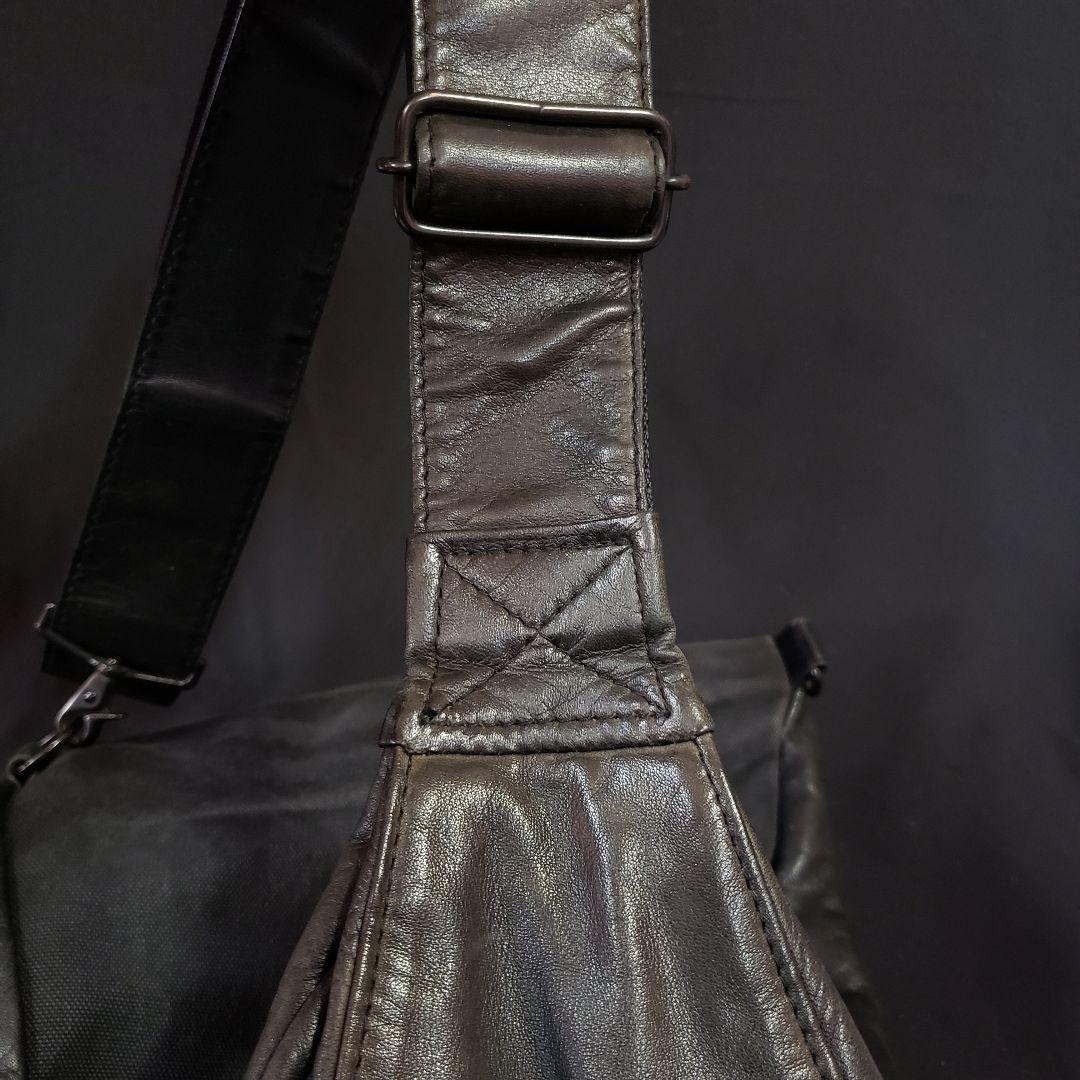 ヨウジヤマモト ワンショルダー レザー トライアングル ダブルファスナー 黒