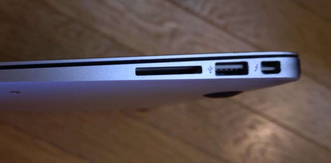 13インチ MacBook Air 2017