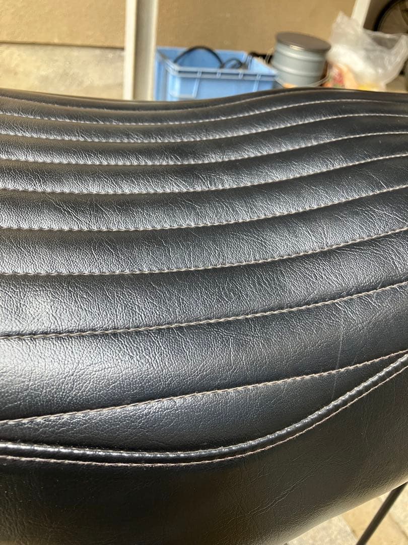 モーターロック　カワサキ W650 薄型ベーツタイプ TTシート 中古