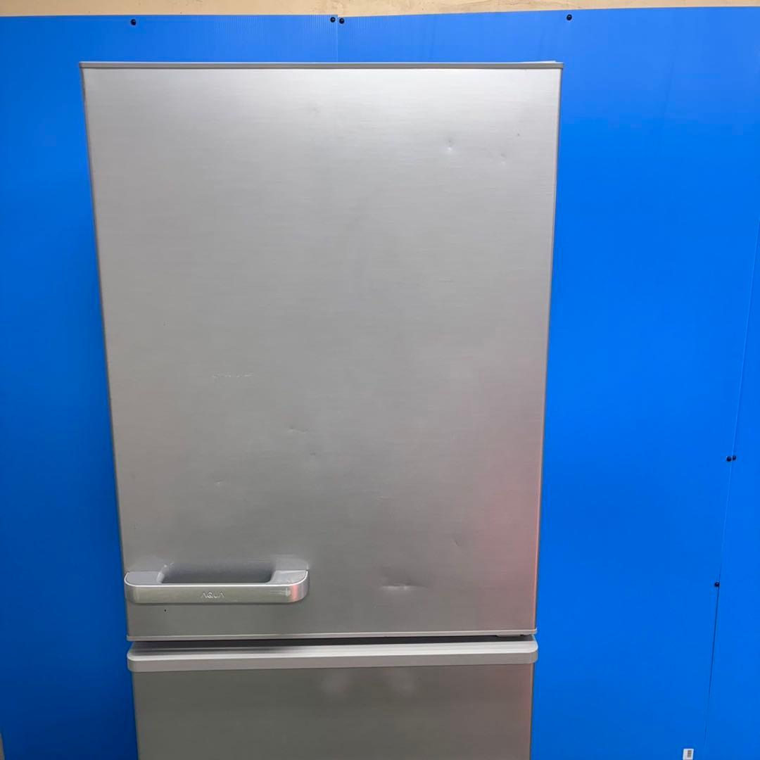 657 AQUA大型冷蔵庫 300L〜400L家庭用　一人暮らし　右開き