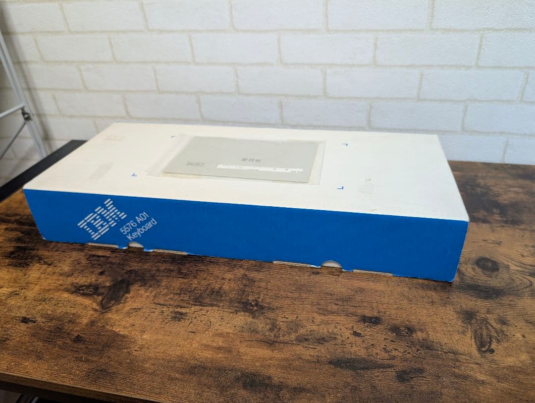 【未使用】IBM キーボード 5576-A01 本体１つ、ケーブル1つ