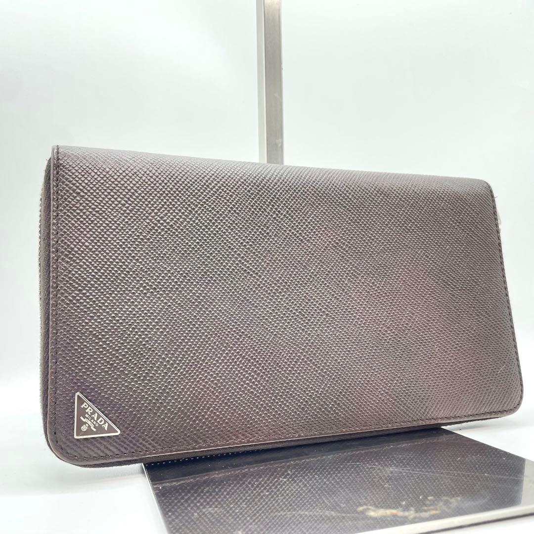 極美品　プラダ　ラウンドファスナー　ブラウン　サフィアーノレザー　三角ロゴ