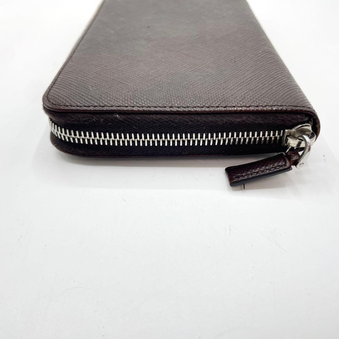 極美品　プラダ　ラウンドファスナー　ブラウン　サフィアーノレザー　三角ロゴ