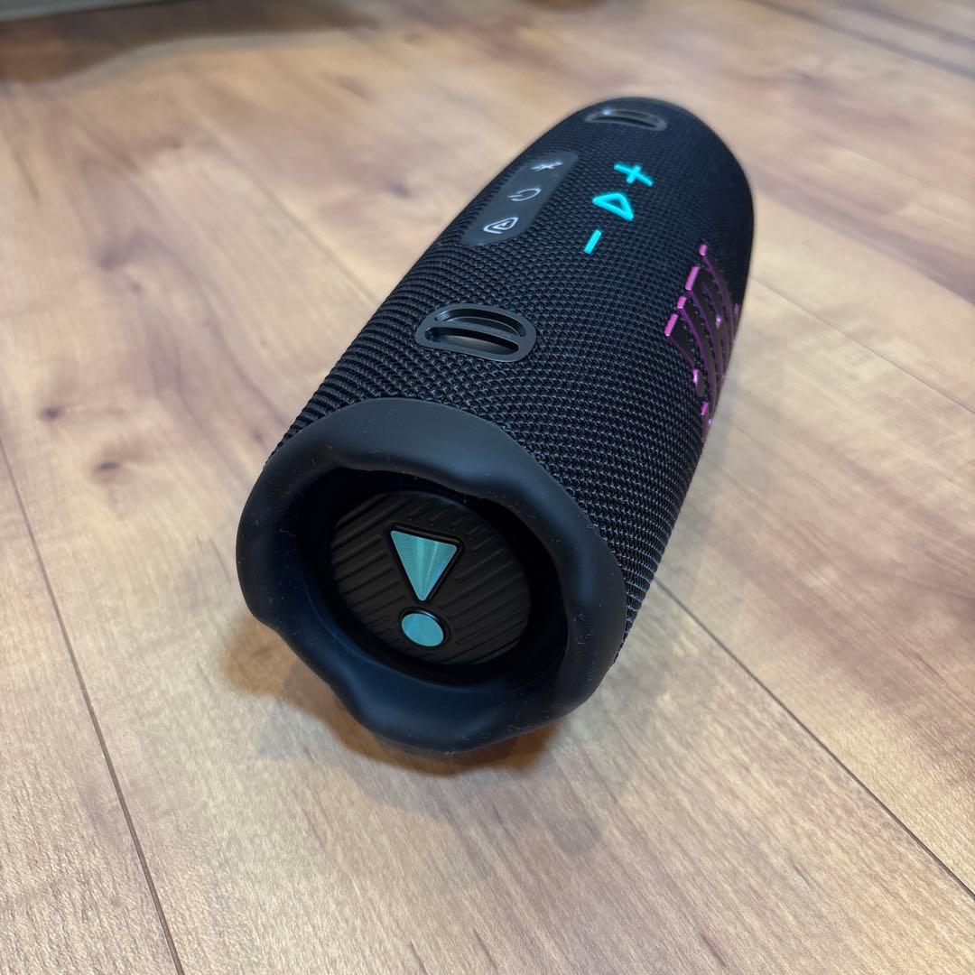 JBL Charge 6 ブラックアンドオレンジ