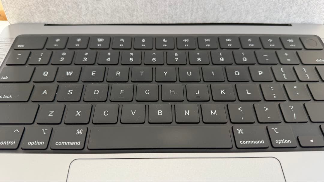 r*o様 US配列/極美品 MacBook Pro 14 M3 1TB Sグレイ