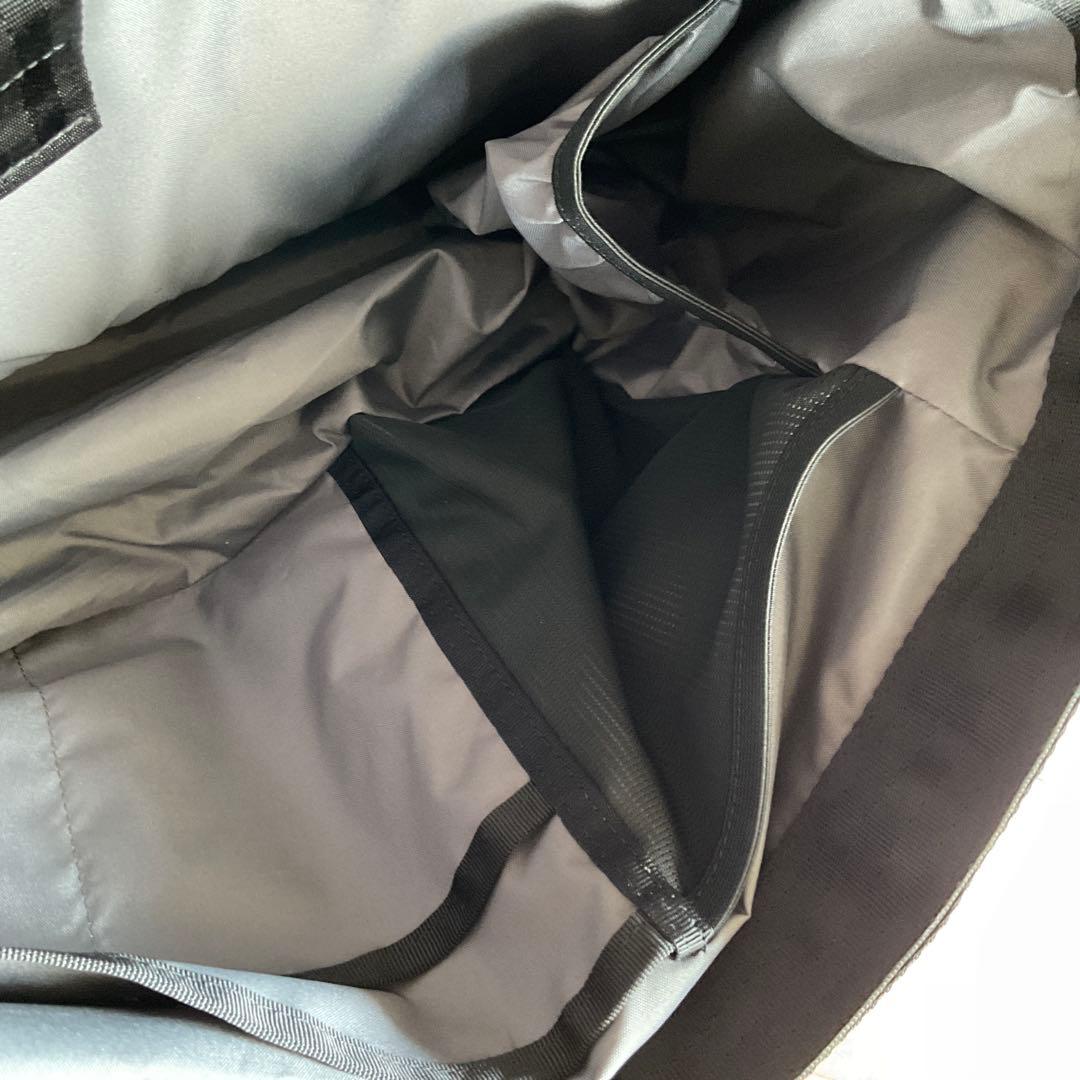 CHROME COURIER FLAP メッセンジャーバッグ 20L　ブラック
