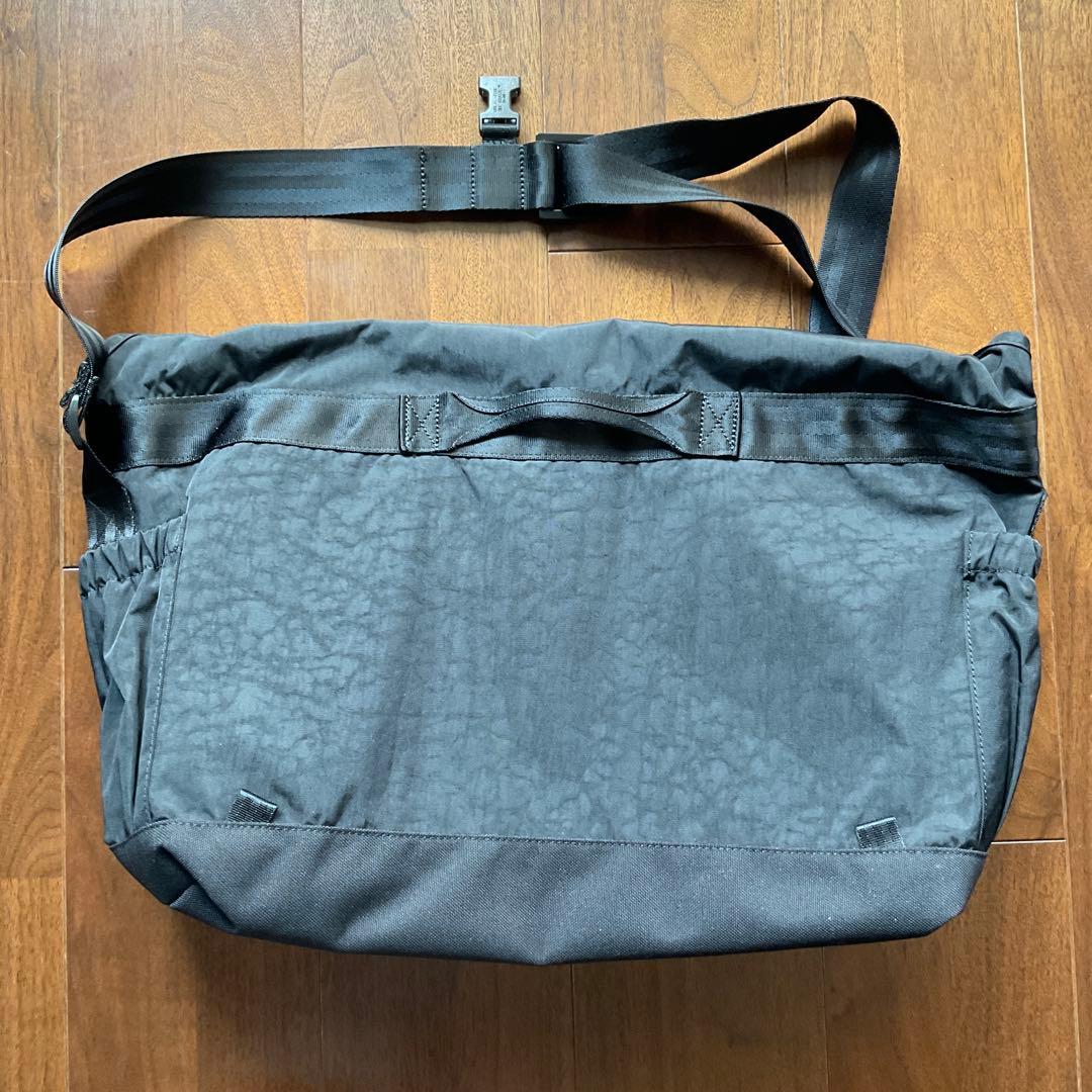 CHROME COURIER FLAP メッセンジャーバッグ 20L　ブラック