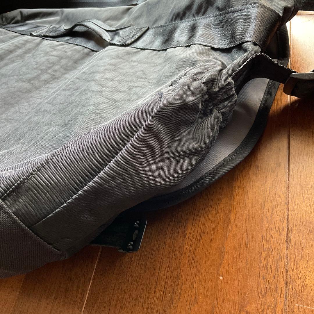 CHROME COURIER FLAP メッセンジャーバッグ 20L　ブラック