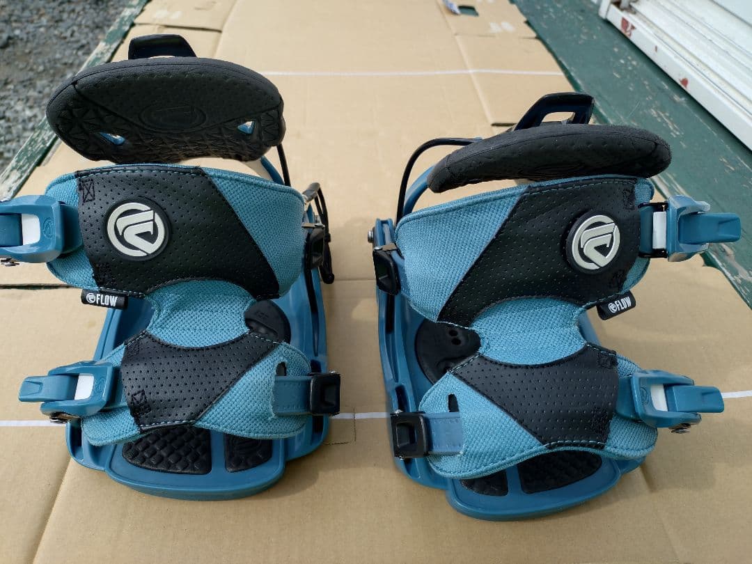FLOW スノーボードビンディング ブルー