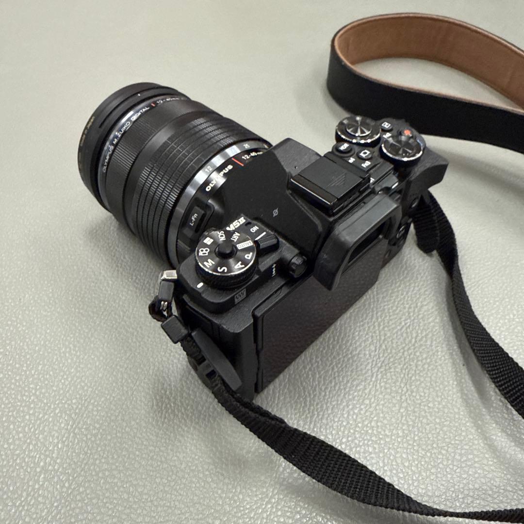 OLYMPUS ミラーレス一眼カメラ OM-D E-M5 MarkII レンズ付