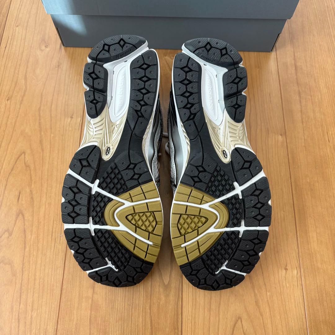 新品未使用　ニューバランス　M1906RA 28.0cm