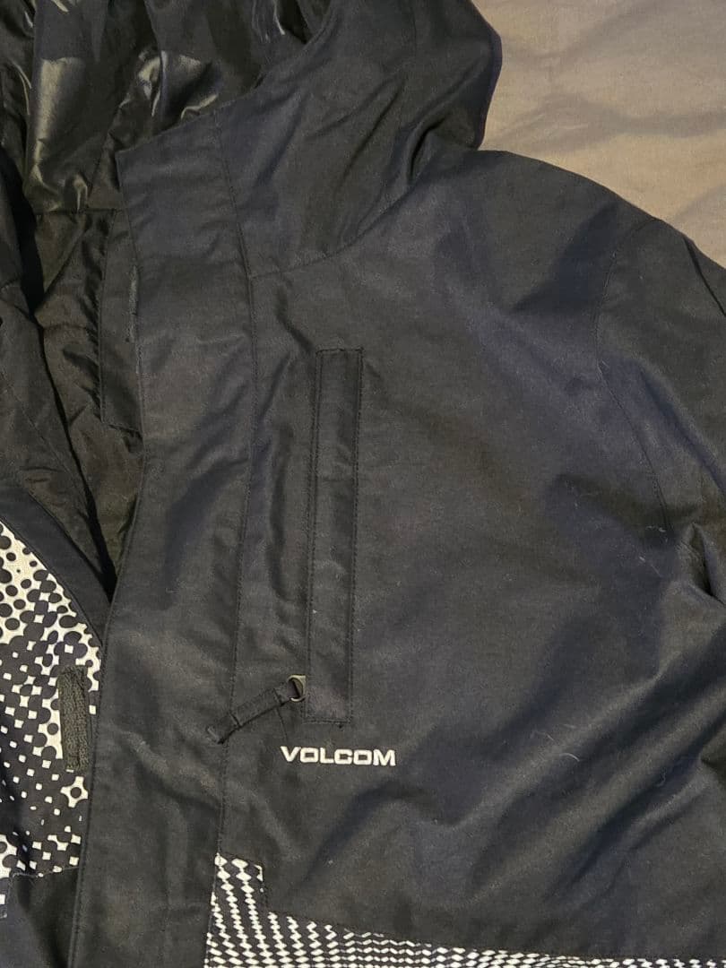 VOLCOM スノーボードジャケット ブラック/ホワイト