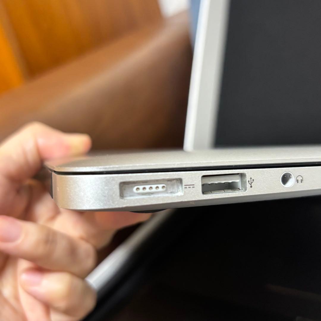 Macbook Air 13インチ A1466 2013