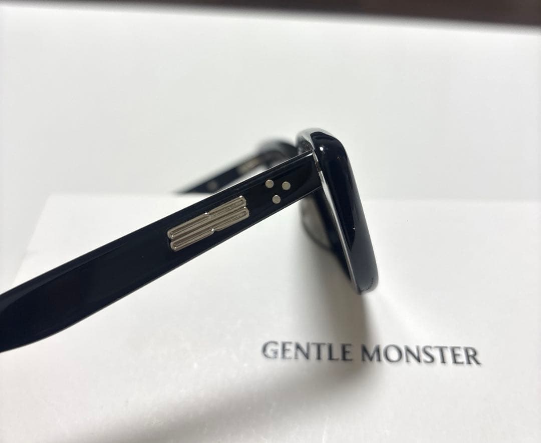 Gentle Monster ジェントルモンスター Terra Cotta 01