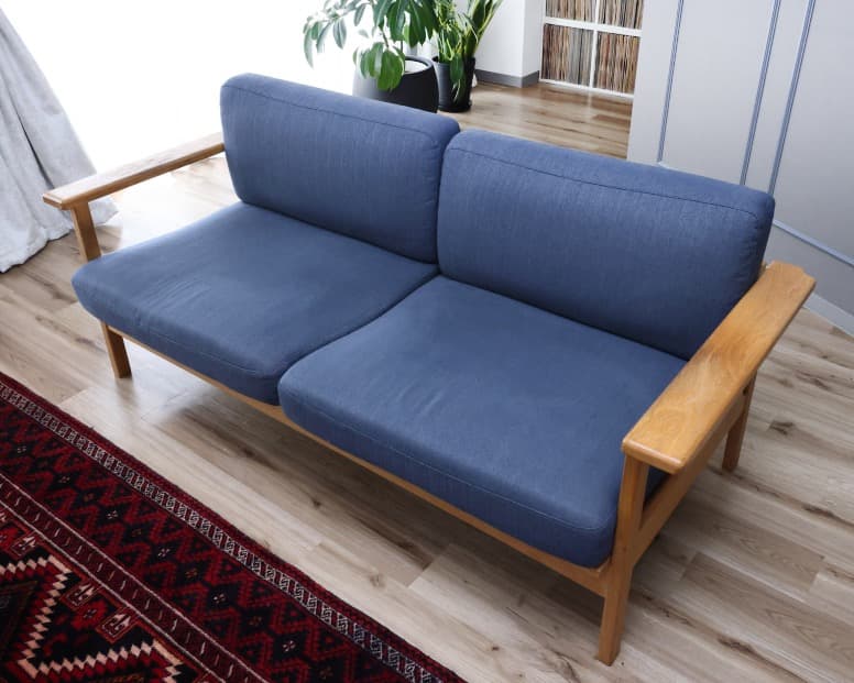 ゆうくん SIEVE　ブルーの木製フレーム2人掛けソファ