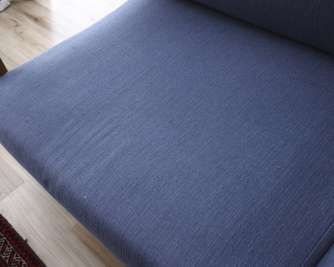 ゆうくん SIEVE　ブルーの木製フレーム2人掛けソファ