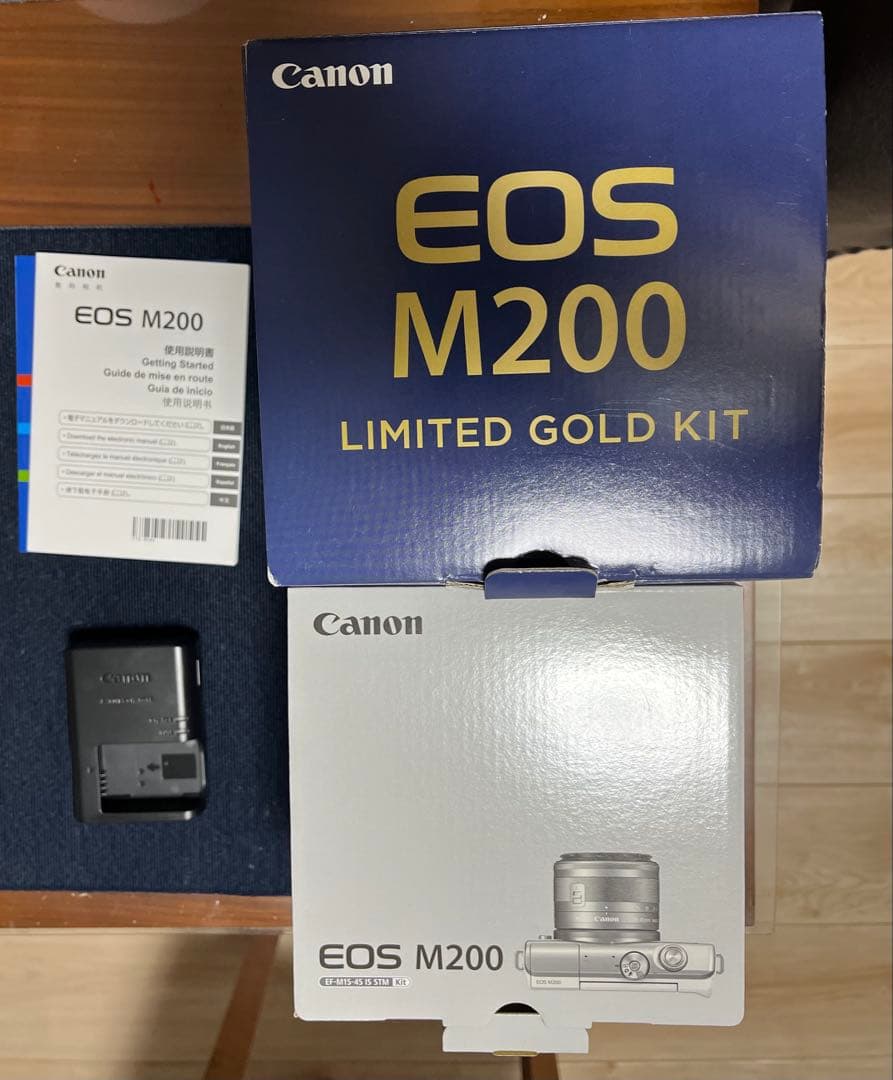 デジタルカメラ EOS M200 LIMITED GOLD KIT