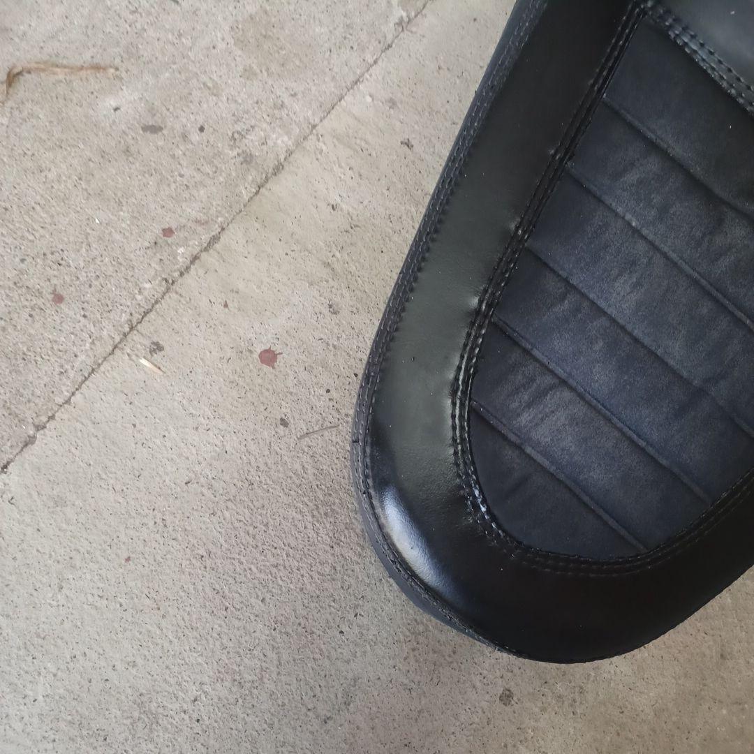 PCX125 jf28 、kf12 シート　破れは無し