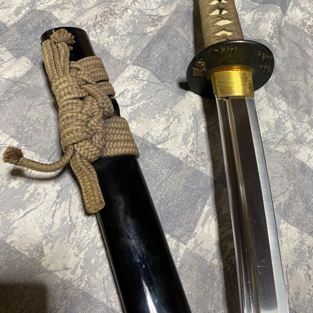 高級居合刀 灰色柄 騎馬武者絵丸鍔 黒呂鞘