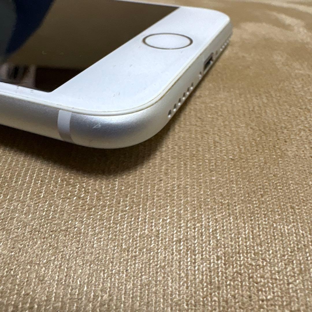 iPhone 8 64G シルバー 本体 SIMフリー（箱付き）