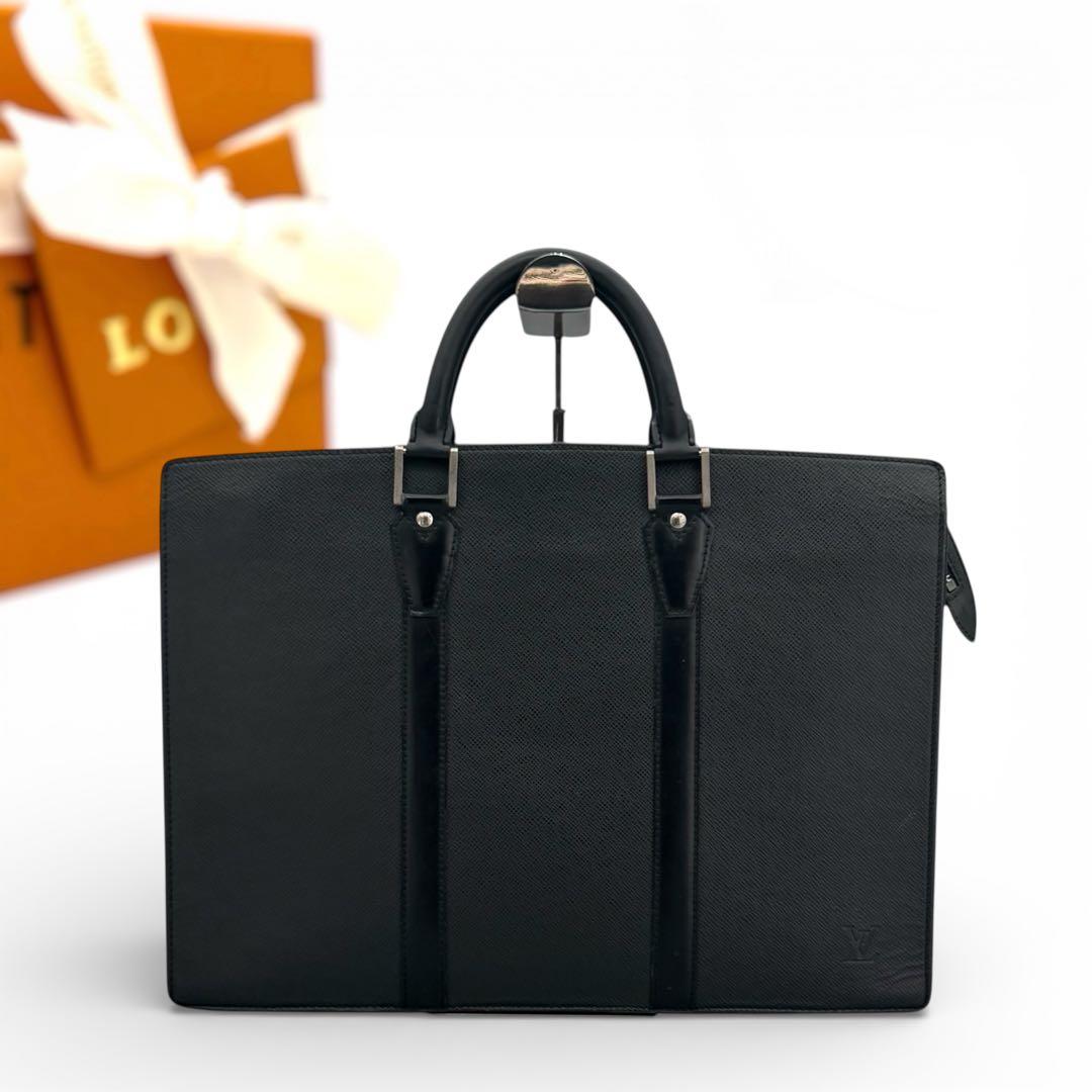 新型/美品　ルイヴィトン　タイガ　ポルトドキュマン　ロザン　ハンドバッグ