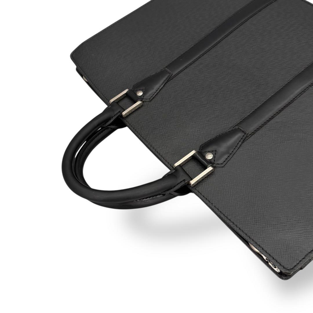 新型/美品　ルイヴィトン　タイガ　ポルトドキュマン　ロザン　ハンドバッグ