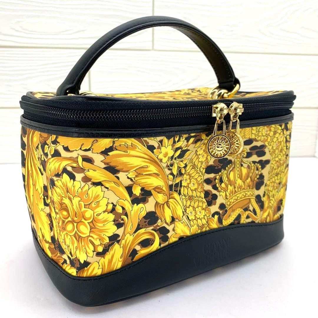 美品！GIANNI VERSACE ジャンニヴェルサーチ バニティバッグ　ポーチ