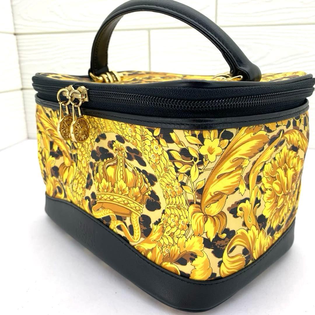 美品！GIANNI VERSACE ジャンニヴェルサーチ バニティバッグ　ポーチ
