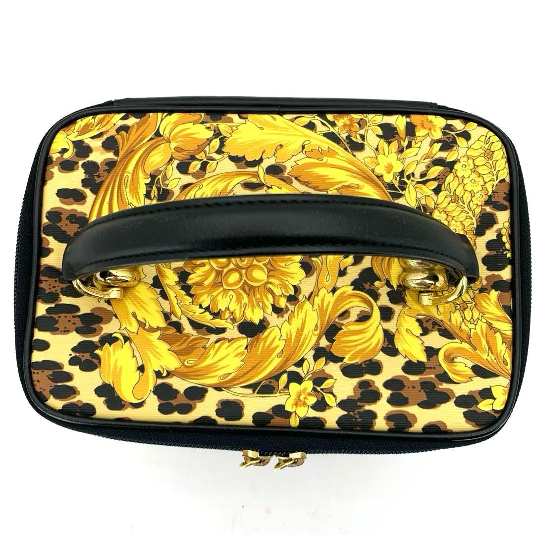 美品！GIANNI VERSACE ジャンニヴェルサーチ バニティバッグ　ポーチ