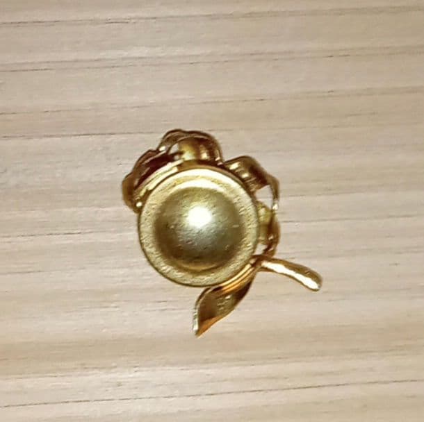 k18刻印有り　百合のゴールドブローチ