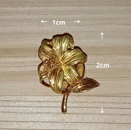 k18刻印有り　百合のゴールドブローチ
