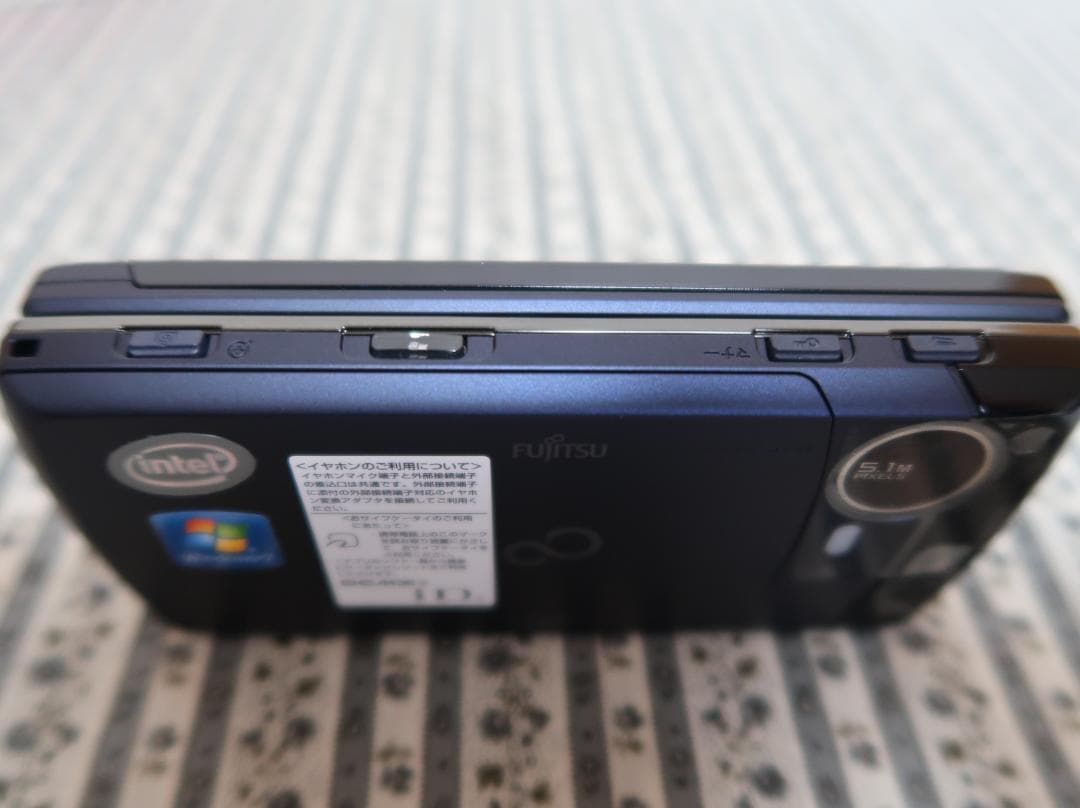 Windows7ケータイ F-07C 未使用品（クレードル他オプション付き）