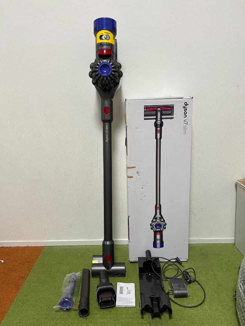 美品 動作確認済み Dyson V7 slim コードレス掃除機