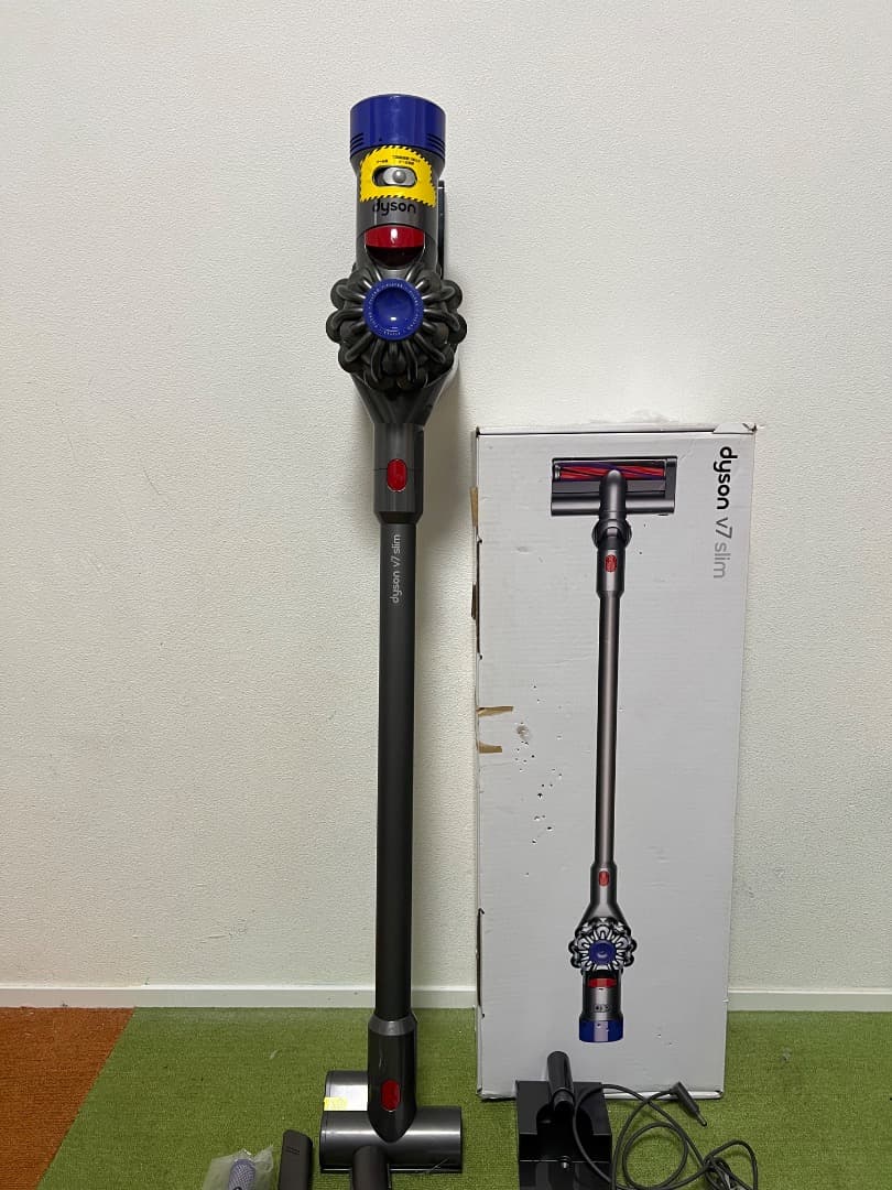 美品 動作確認済み Dyson V7 slim コードレス掃除機