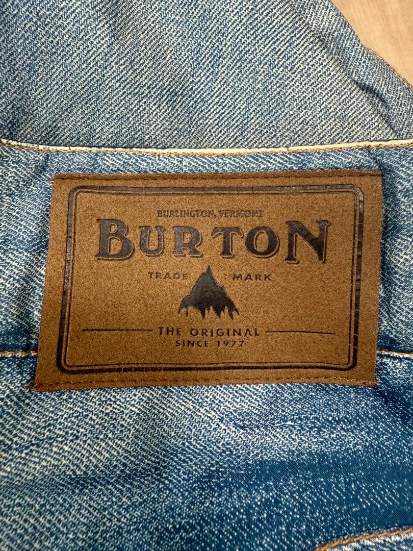 【美品】バートン BURTON GORE-TEX スノーボードパンツＬデニム柄