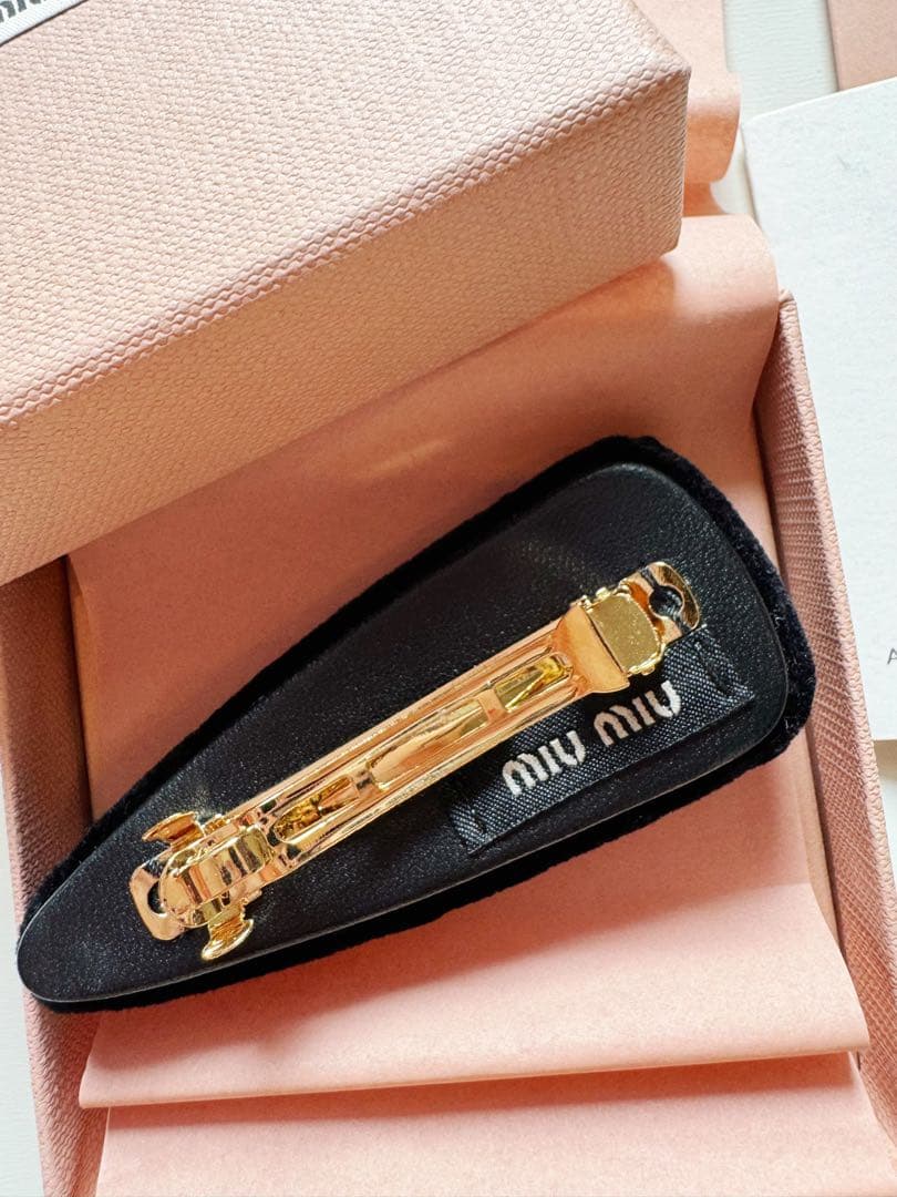 miumiu ミュウミュウ 新品未使用 ロゴ バレッタ ベロア ヘアピン