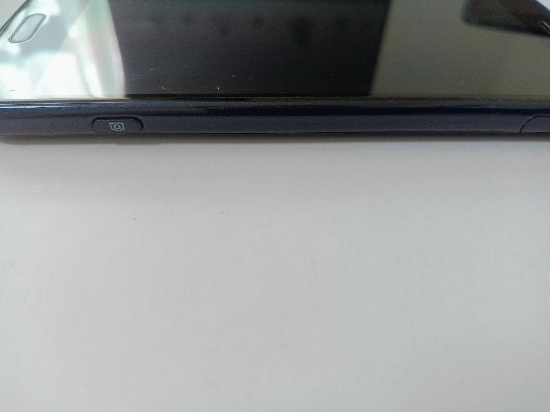 ☆ docomo らくらくスマートフォン F-52B ネイビー