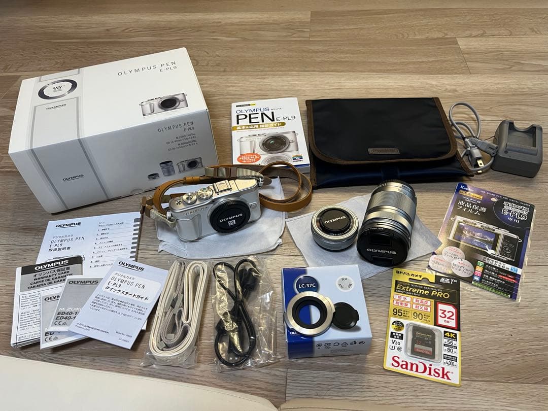 【美品】OLYMPUS PEN E-PL9 [ホワイト]ミラーレス一眼おまけ付き