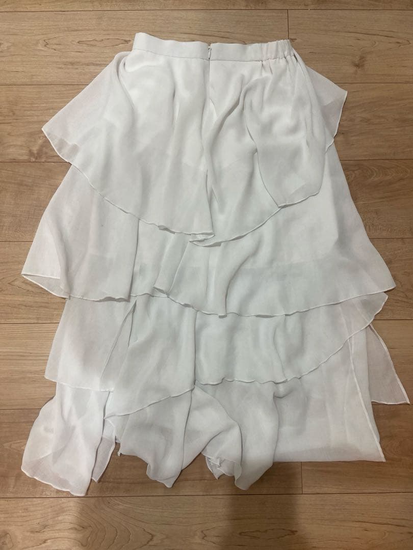 完売品　フレイアイディー　【00サイズ】セミシアーティアードスカート　ホワイト