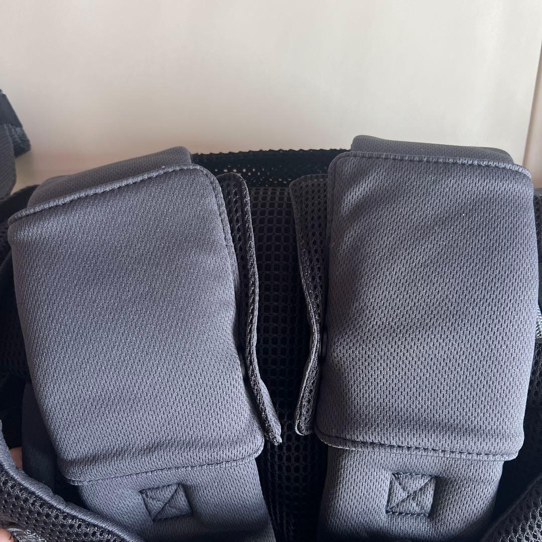 美品 アップリカ ラクリス 抱っこ紐 ダークグレー