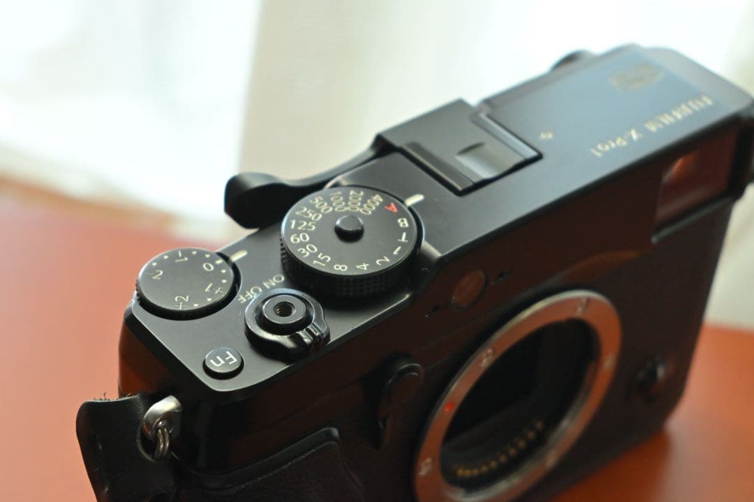 FUJIFILM X Pro1ボディ、専用グリップ　化粧箱