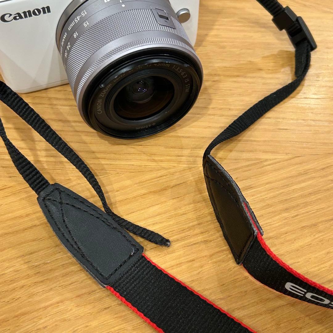 Canon EOS M10 ミラーレス　一眼