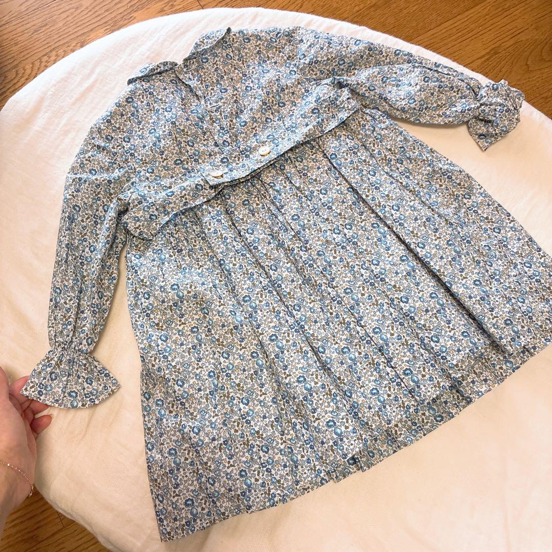 アマイアキッズ　花柄長袖ワンピース（青系）