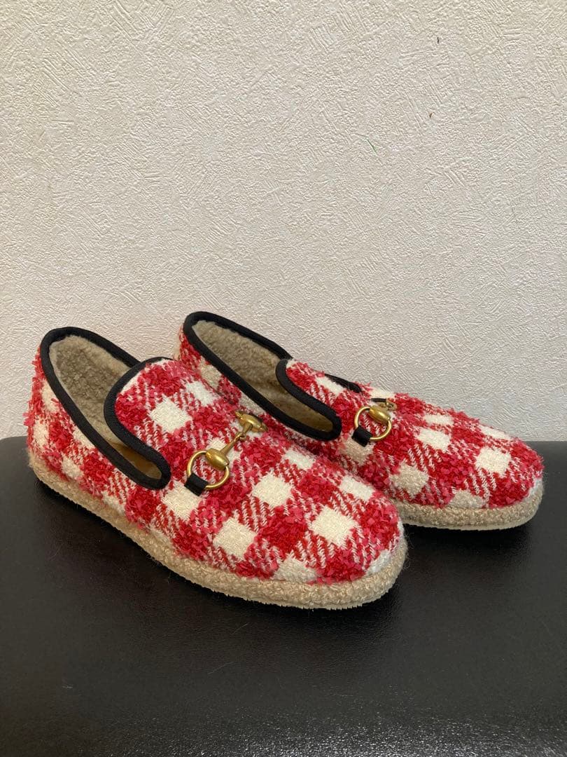 GUCCI レッド・ホワイトチェック モカシン