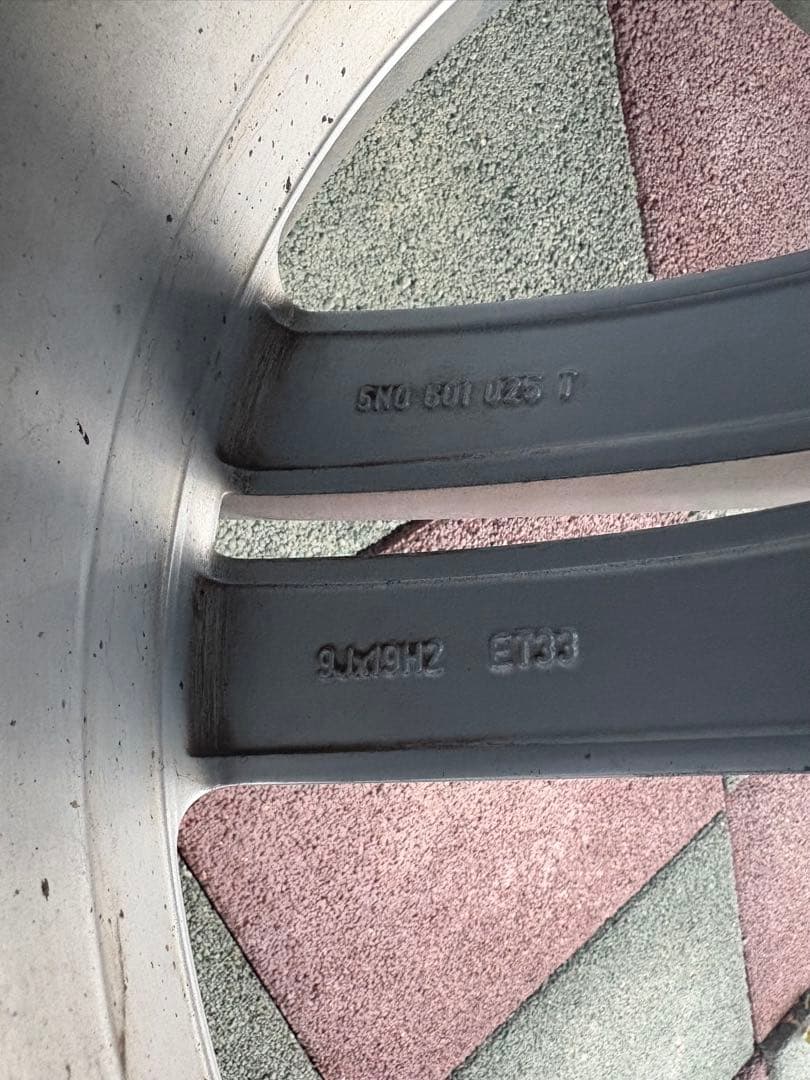 pcd112 9j +33 19インチ