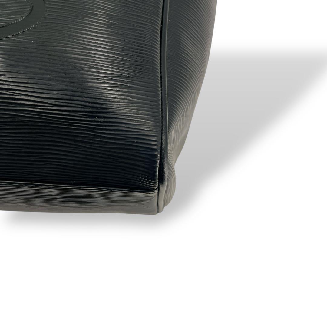 ヴィヴィアンウエストウッド　フロウ　トートバッグ　肩掛け可　A4可　オーブ　塩ビ