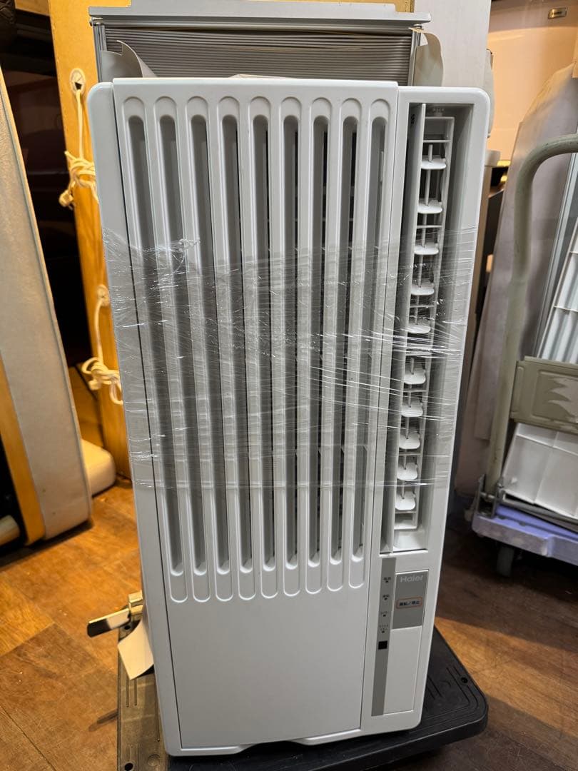 Haier ハイアール　窓用エアコン　JA-16W 2022年製