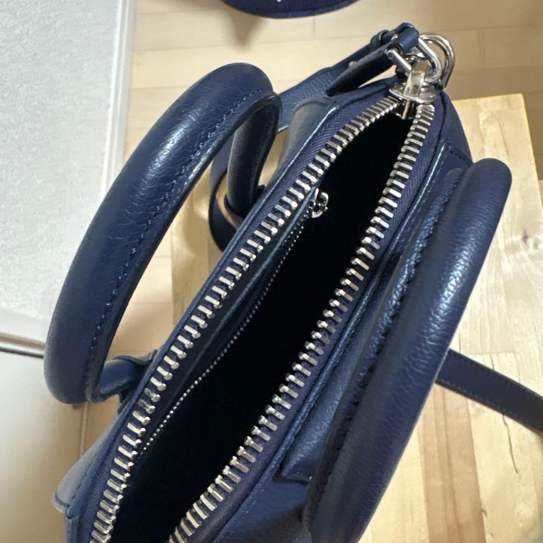 ジバンシイ　アンティゴナミニ