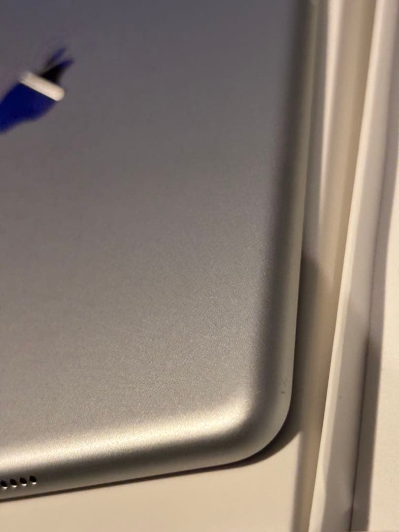 Apple ipad第9世代64GBシルバーWi-Fiモデルバッテリー状態96%