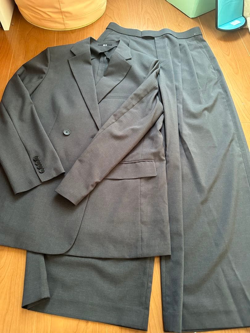 【新品】ユニクロC 感動ダブルジャケットL パンツ　セットアップ　ダークグレー